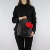 Mochila de Love Moschino negro con corazones rojos JC4323PP06KW0000