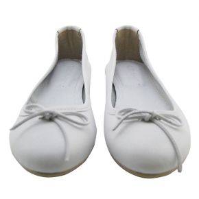 BALLERINA WITH BOW IN WHITE GOAT