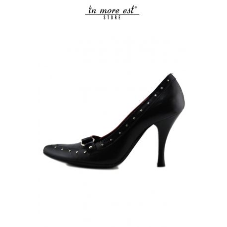 DECOLLETE' MEDIUM TOE BLACK CALFSKIN BUCKLE/STUDS METAL SILVER