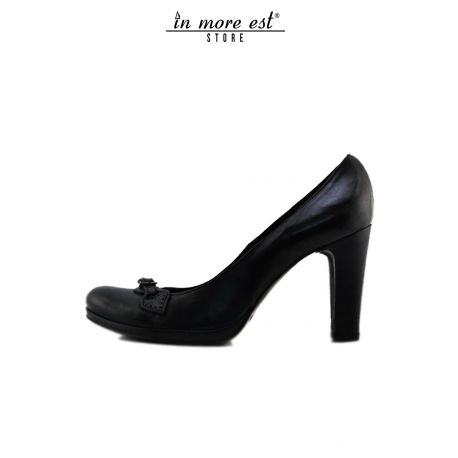 DECOLLETE' MID CALF BLACK BUCKLE METAL FRAME