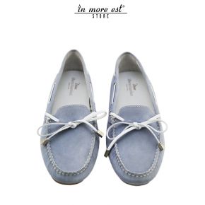 MOCASSIN EN DAIM BLEU BOW TIE/BANDES DE RUBAN ADHÉSIF-BLANC