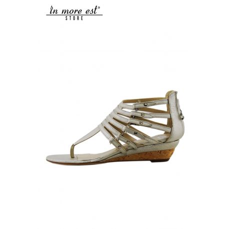 FLAT SANDAL PLATINUM LAMIN FLIP FLOPS TIGHTENING NECK TO THE FOOT WITH BUCKLES METAL SILVER LIGHTWEIGHT CORK WEDGE