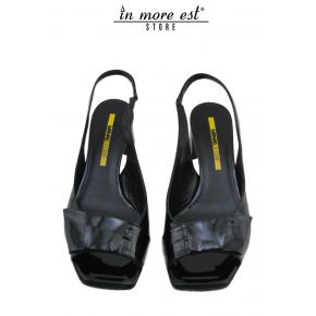 SANDAL LOW RECTANGULAR TIP, GLOSSY BLACK