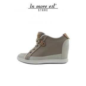 ZAPATILLAS DE DEPORTE CON CUÑA INTERIOR TAUPE