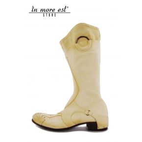 LOW BOOT EN CUIR BEIGE/TOILE DE DÉMARRAGE DE LA JAMBE MOYEN-PLAC/BOUCLE/CRAMPONS EN MÉTAL BRONZE