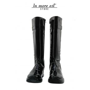 LOW BOOT SPORTS A BLACK PAINT LEG HIGH PLAC METAL, BURNISHED G LOGO BOTTOM BLACK RUBBER