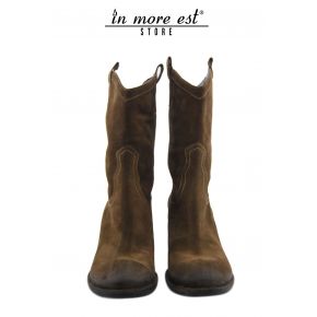 THE BOOT MEDIUM-LEG LOW BROWN SUEDE