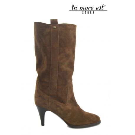 DÉMARRAGE DE LA MOYENNE DE LA JAMBE-MEDIUM BROWN SUEDE