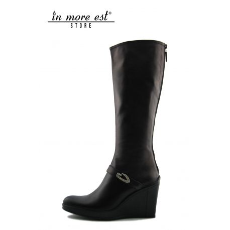 THE BOOT MEDIUM WEDGE HIGH UPPER CALF BLACK LAMIN COPPER PLATE METAL LOGO GUARDIANS/SILVER SW