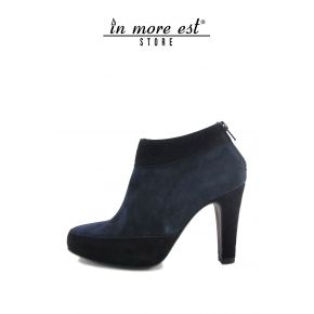 SOCKET MEDIUM BLUE SUEDE AND BLACK