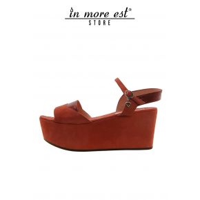 WEDGE MEDIA SUEDE CORAL