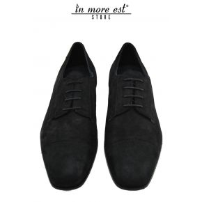 ELEGANTE NEGRO DE GAMUZA CON CORDONES