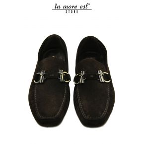 MOCASSIN EN DAIM MARRON MORSURE DU MÉTAL BRUNI LOGO DE L'ÉPÉE