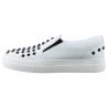 SLIP-ON EN CUIR BLANC NOIR GOUJONS