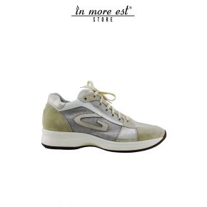 SNEAKERS BASSA CAMOSCIO BEIGE TESSUTO GRIGIO STEMMA G ARGENTO