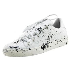 BASKETS BASSE EN CUIR BLANC ÉCLABOUSSURES DE PEINTURE NOIRE