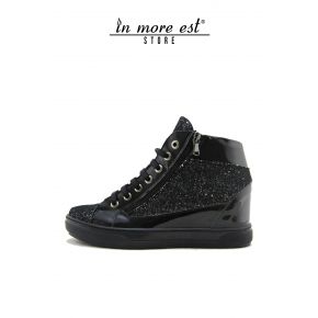 SNEAKERS CON ZEPPA NERA GLITTER E VERNICE NERA FONDO GOMMA PARA NERA