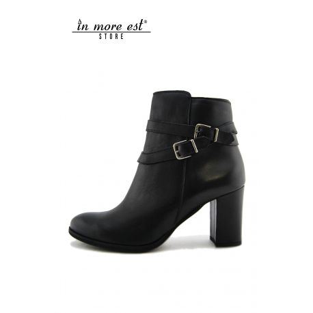 SOCKET MID HEEL BLACK CALF, BUCKLES AND METAL BURNISHED ON THE ANKLE