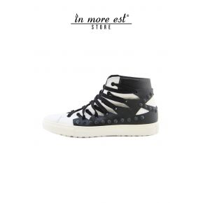 HIGH-TOP SNEAKERS EN BLANC/NOIR VEAU LACETS NOIR GOUJONS