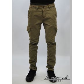 PANTALON MARRON POCHES CARGO REGULAR FIT