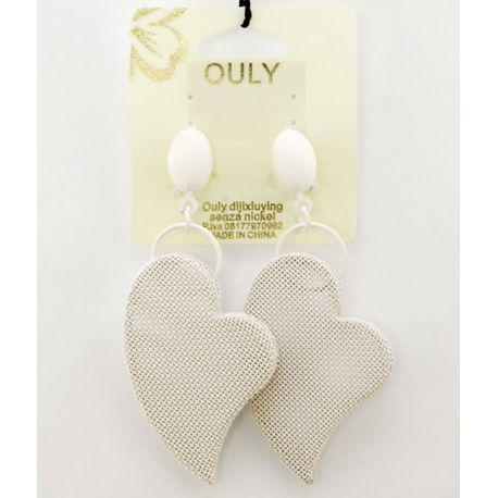 ARETES COLGANTES EN FORMA DE CORAZÓN BLANCO