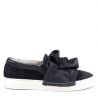 sneaker in pelle con dettaglio fiocco in pelle