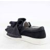 sneaker in pelle con dettaglio fiocco in pelle