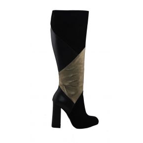 Boot in black suede with details in black leather and gold