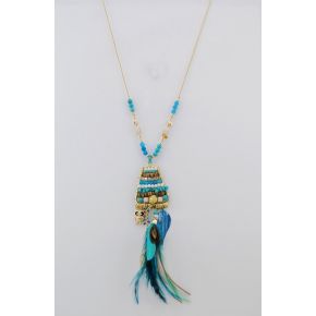 Collier de chaîne de couleur or avec différents pendentifs bleu