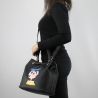 Tasche sechiello Love Moschino-schwarze mit bambolina JC4090PP15LK0000