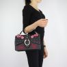 Bolsa de mano y hombro del bolso de Crossbody Dock con bordados en negro talla M A68039 E0006